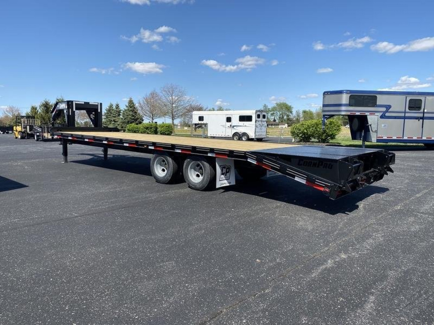 New 2024 CornPro Trailers 25+5 10k Tandem Dual - *84353