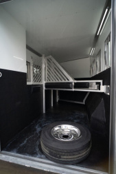 New 2025 Bloomer 4 Horse 20'6" Gooseneck Outlaw Living Quarters '25 Horse Trailer