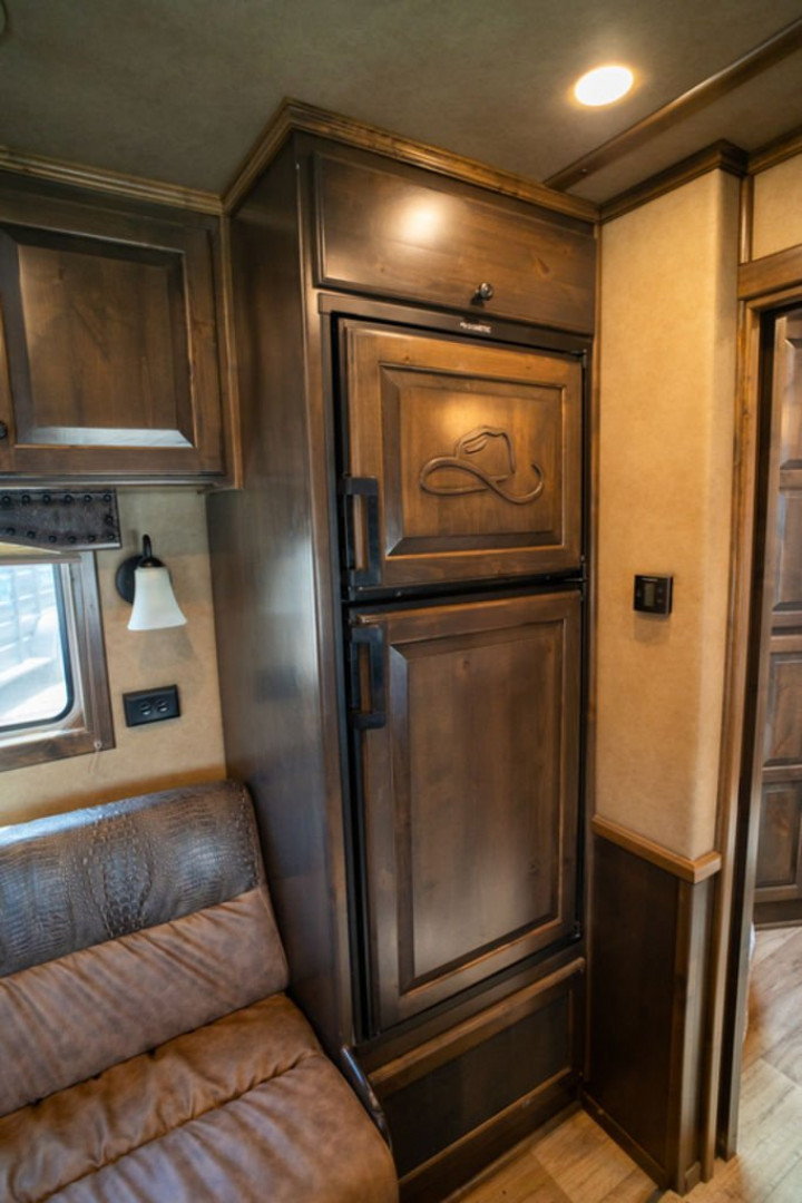 Used 2021 Elite Trailers 3 Horse Gooseneck Trail Boss Living Quarters '21 Horse Trailer