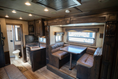 Used 2021 Elite Trailers 3 Horse Gooseneck Trail Boss Living Quarters '21 Horse Trailer