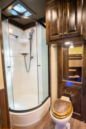 New 2025 Bloomer 4 Horse Gooseneck Outlaw Living Quarters '25 Horse Trailer