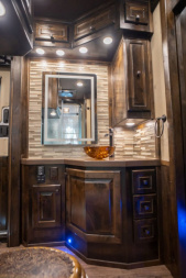 New 2025 Bloomer 4 Horse Gooseneck Outlaw Living Quarters '25 Horse Trailer