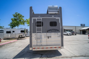 New 2025 Bloomer 4 Horse Gooseneck Outlaw Living Quarters '25 Horse Trailer