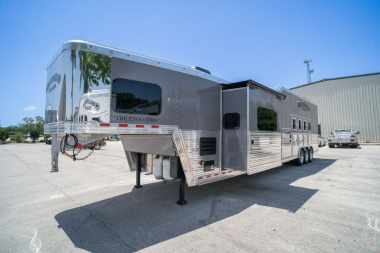 New 2025 Bloomer 4 Horse Gooseneck Outlaw Living Quarters '25 Horse Trailer
