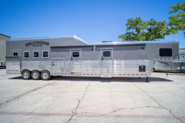 New 2025 Bloomer 4 Horse Gooseneck Outlaw Living Quarters '25 Horse Trailer