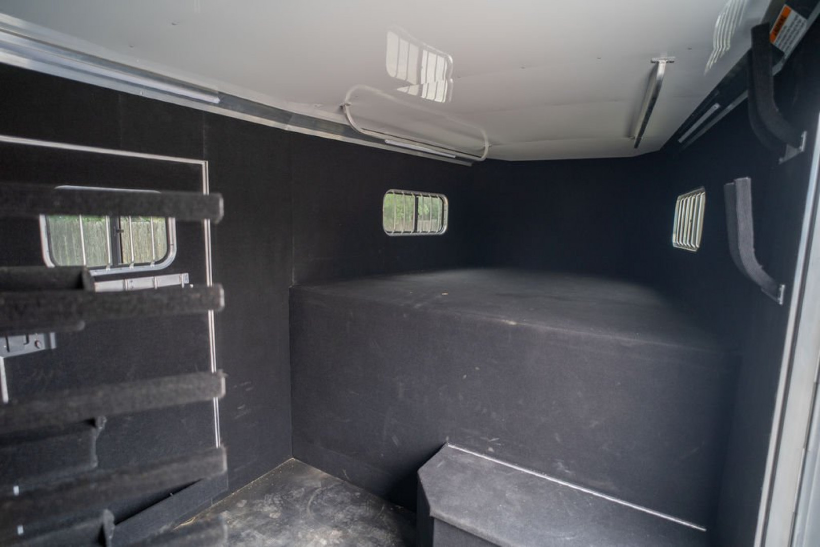 New 2025 Bloomer 8 Horse 6'0" Gooseneck '25 Horse Trailer