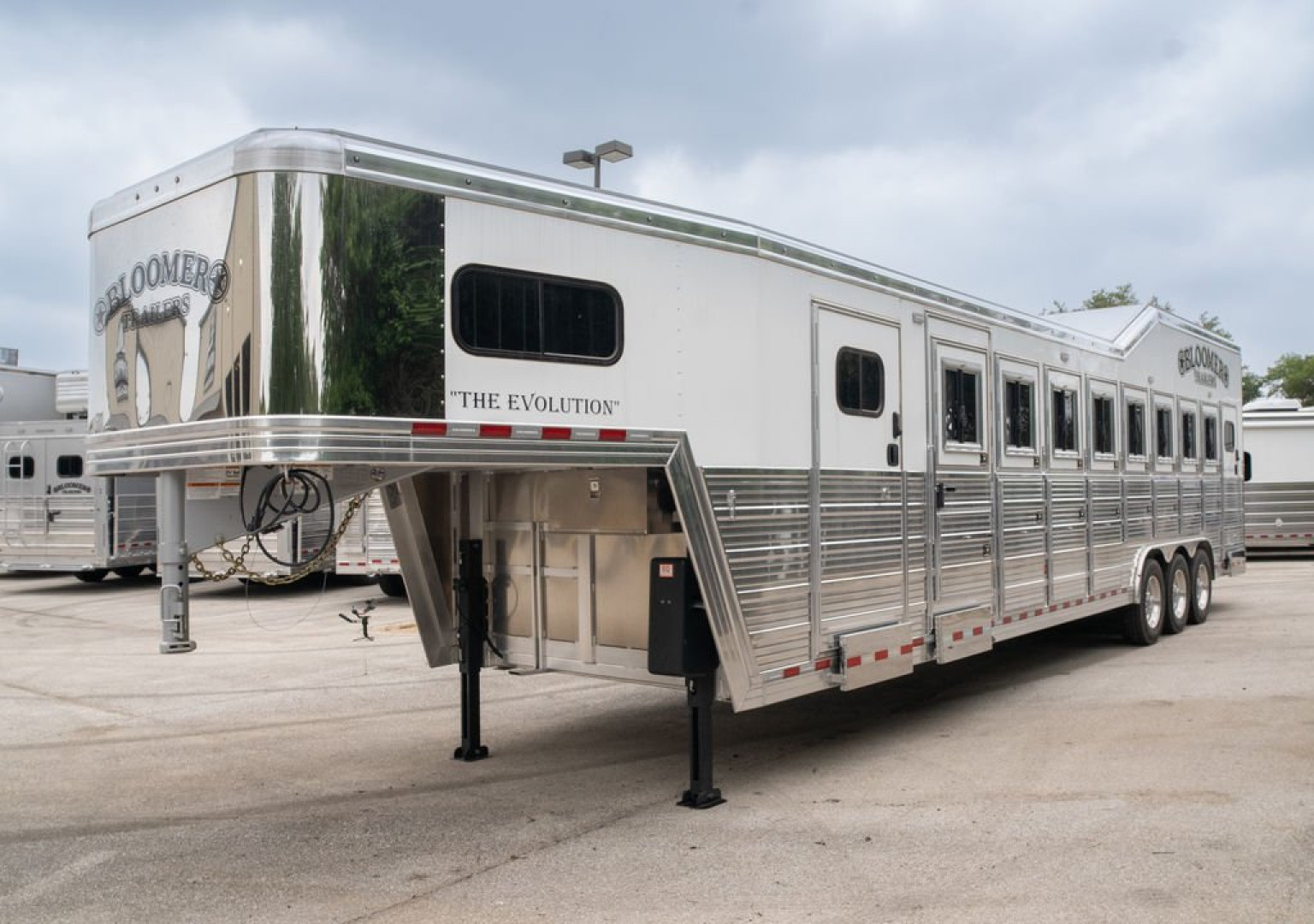 New 2025 Bloomer 8 Horse 6'0" Gooseneck '25 Horse Trailer