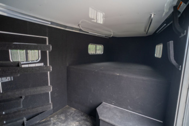 New 2025 Bloomer 8 Horse 6'0" Gooseneck '25 Horse Trailer