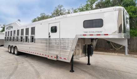 New 2025 Bloomer 8 Horse 6'0" Gooseneck '25 Horse Trailer