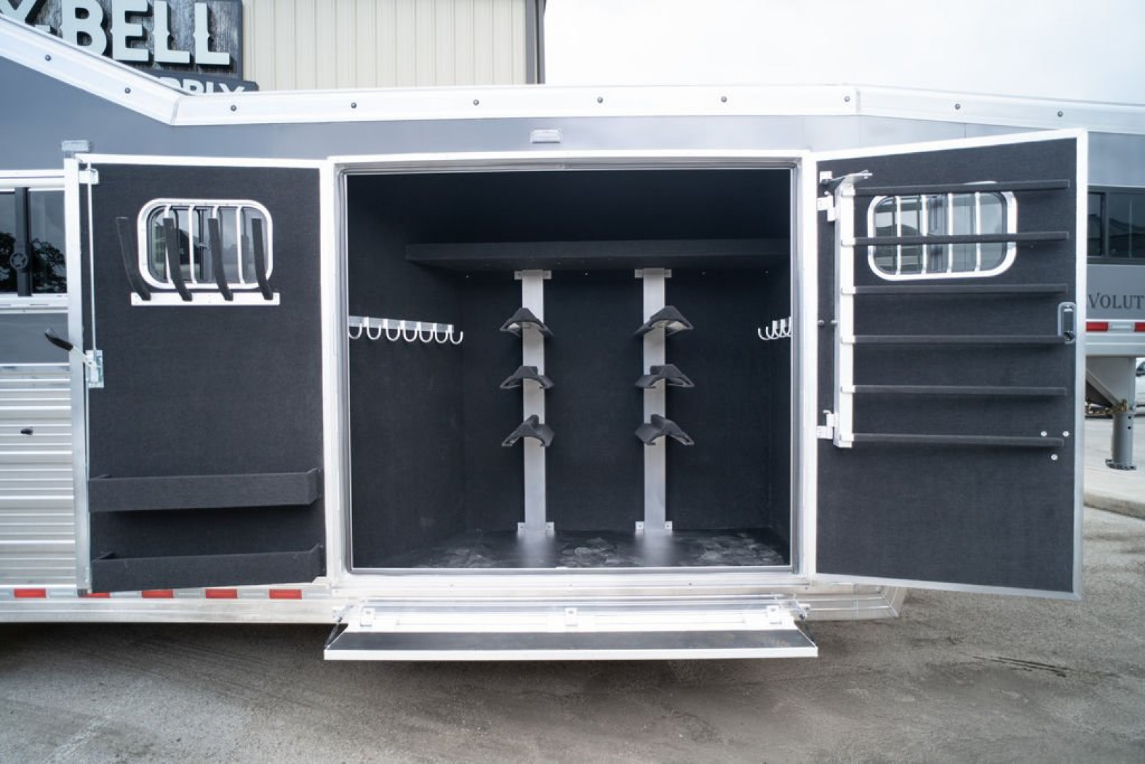 New 2025 Bloomer 5 Horse 4'6" Gooseneck '25 Horse Trailer