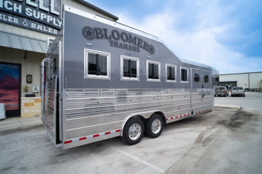 New 2025 Bloomer 5 Horse 4'6" Gooseneck '25 Horse Trailer