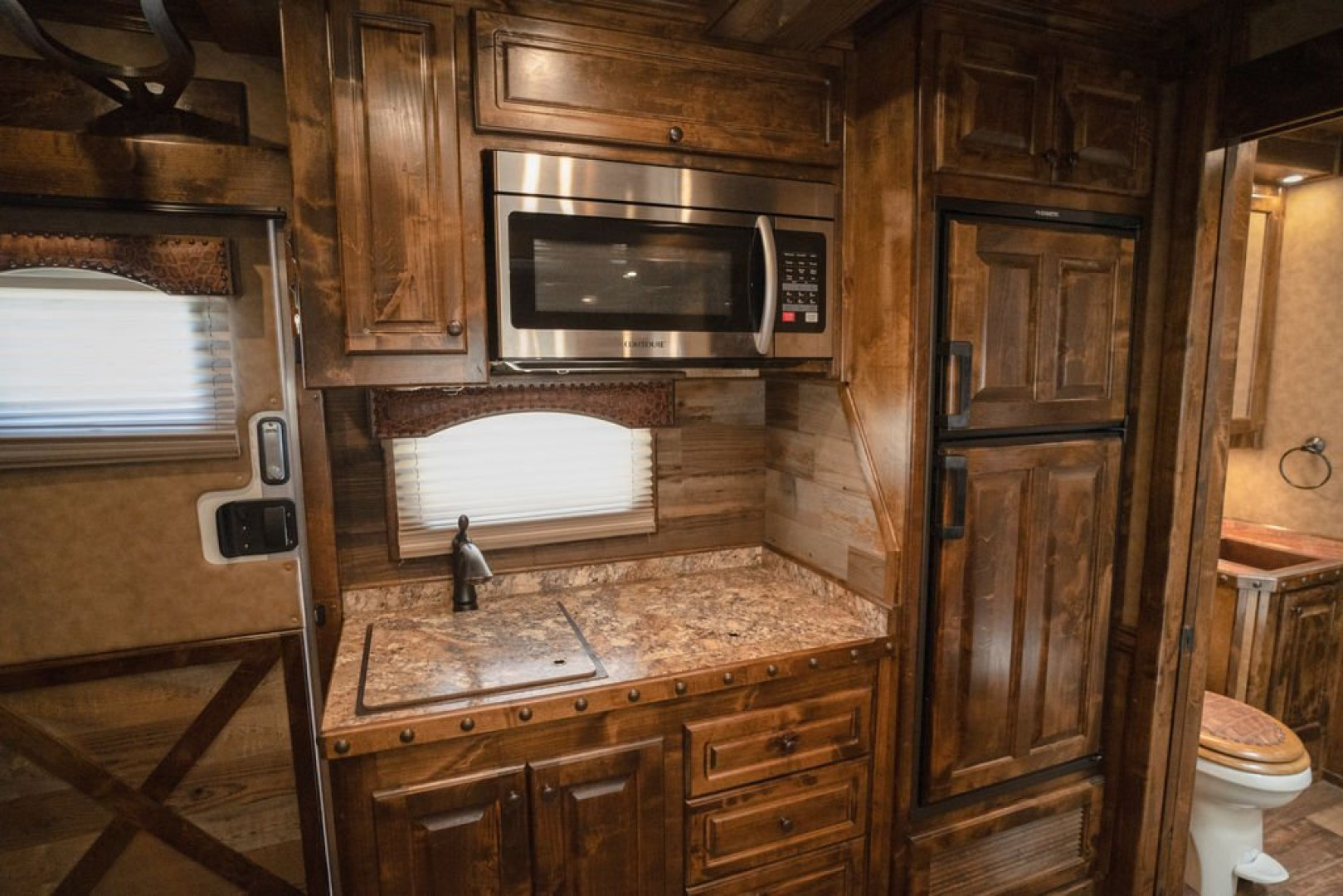 Used 2020 Bloomer 4 Horse Gooseneck Outlaw Living Quarters '20 Horse Trailer