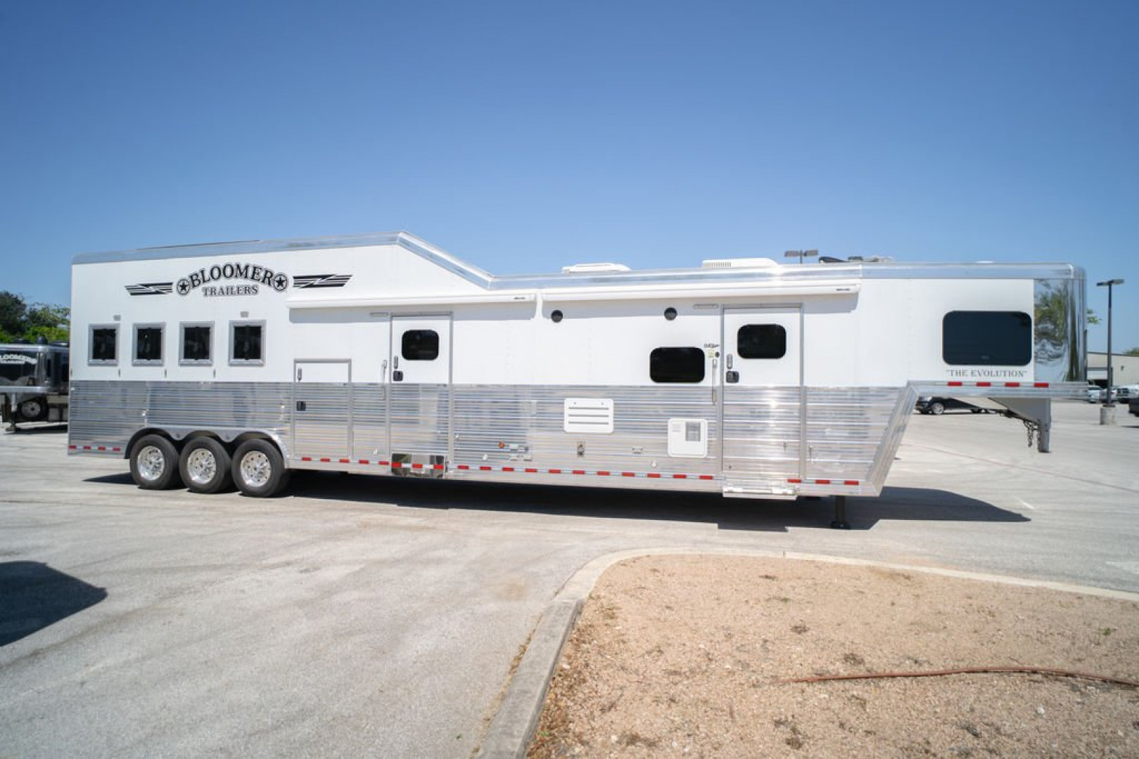 Used 2020 Bloomer 4 Horse Gooseneck Outlaw Living Quarters '20 Horse Trailer