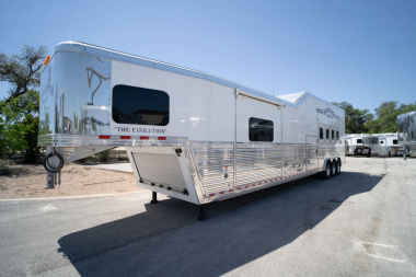 Used 2020 Bloomer 4 Horse Gooseneck Outlaw Living Quarters '20 Horse Trailer
