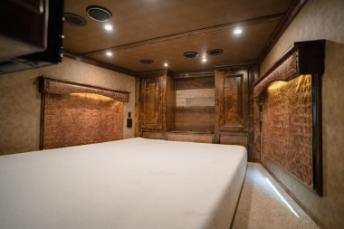 Used 2020 Bloomer 4 Horse Gooseneck Outlaw Living Quarters '20 Horse Trailer