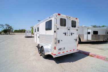 New 2025 4-Star Trailers 2 Horse 6'10" Gooseneck Straight Load '25 Horse Trailer