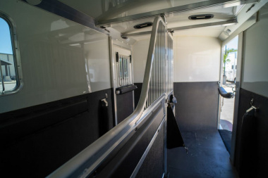 New 2025 4-Star Trailers 2 Horse 6'10" Gooseneck Straight Load '25 Horse Trailer