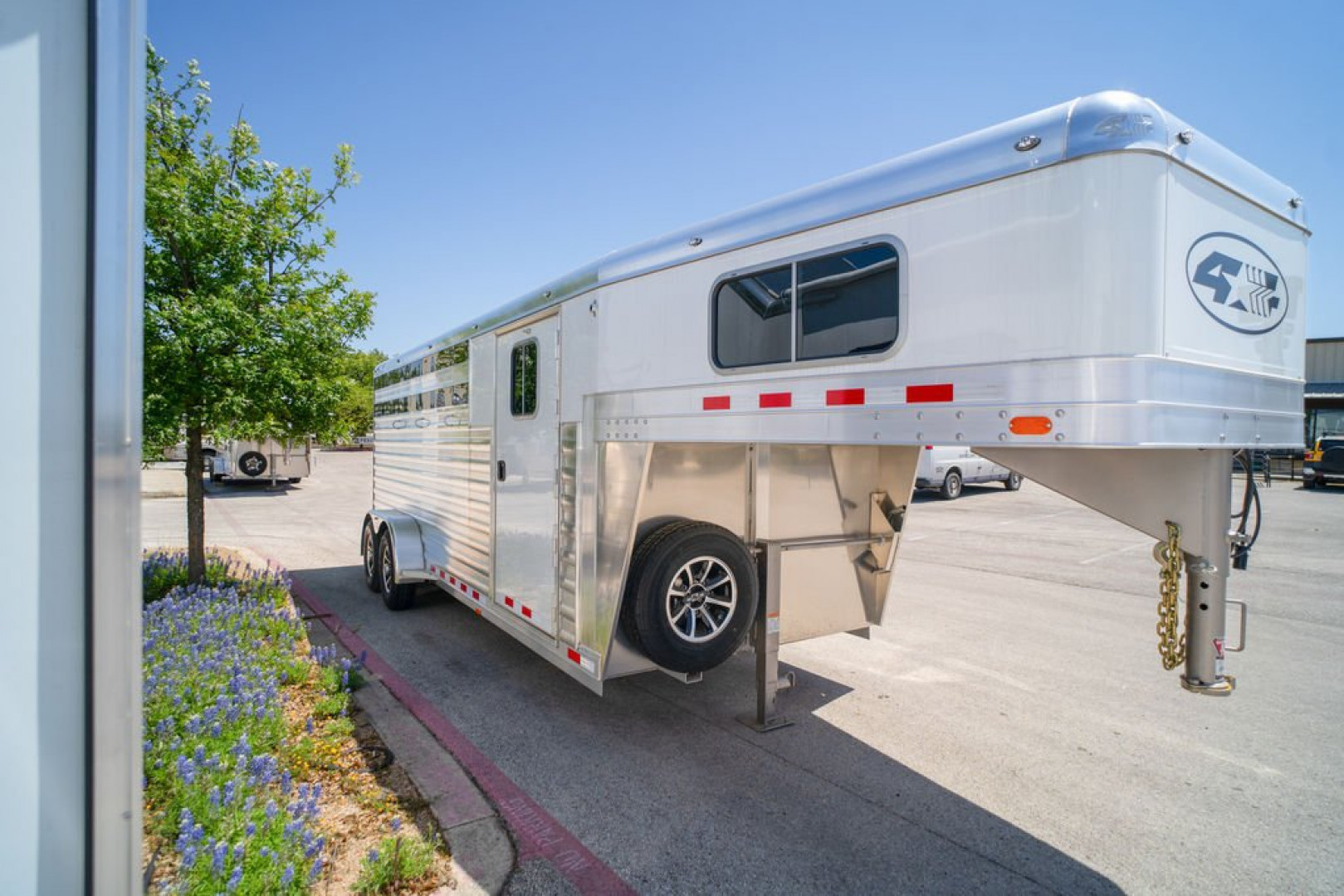 New 2025 4-Star Trailers 4 Horse 6'10" Gooseneck Stock Combo '25 Horse Trailer