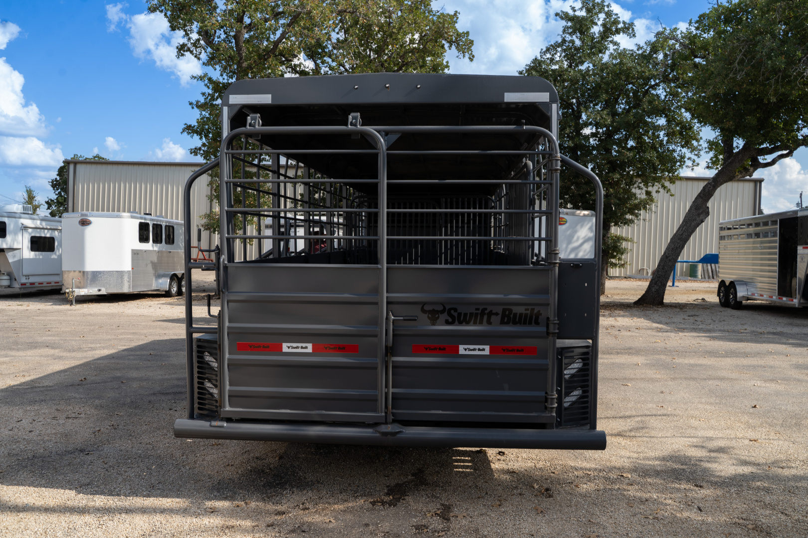 New 2025 Swift Built Trailers 24' '25 Cattle Stock / Stock Combo Trailer