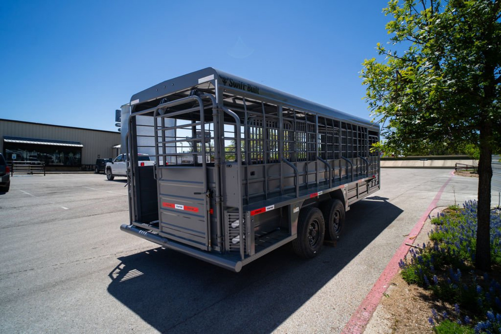 New 2025 Swift Built Trailers 24' '25 Cattle Stock / Stock Combo Trailer