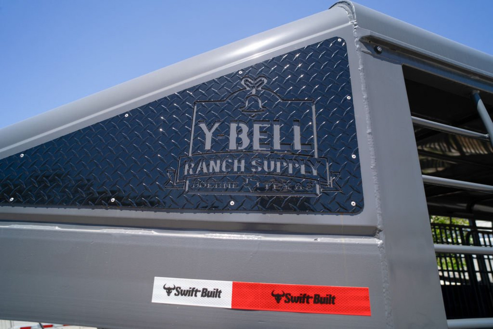 New 2025 Swift Built Trailers 24' '25 Cattle Stock / Stock Combo Trailer
