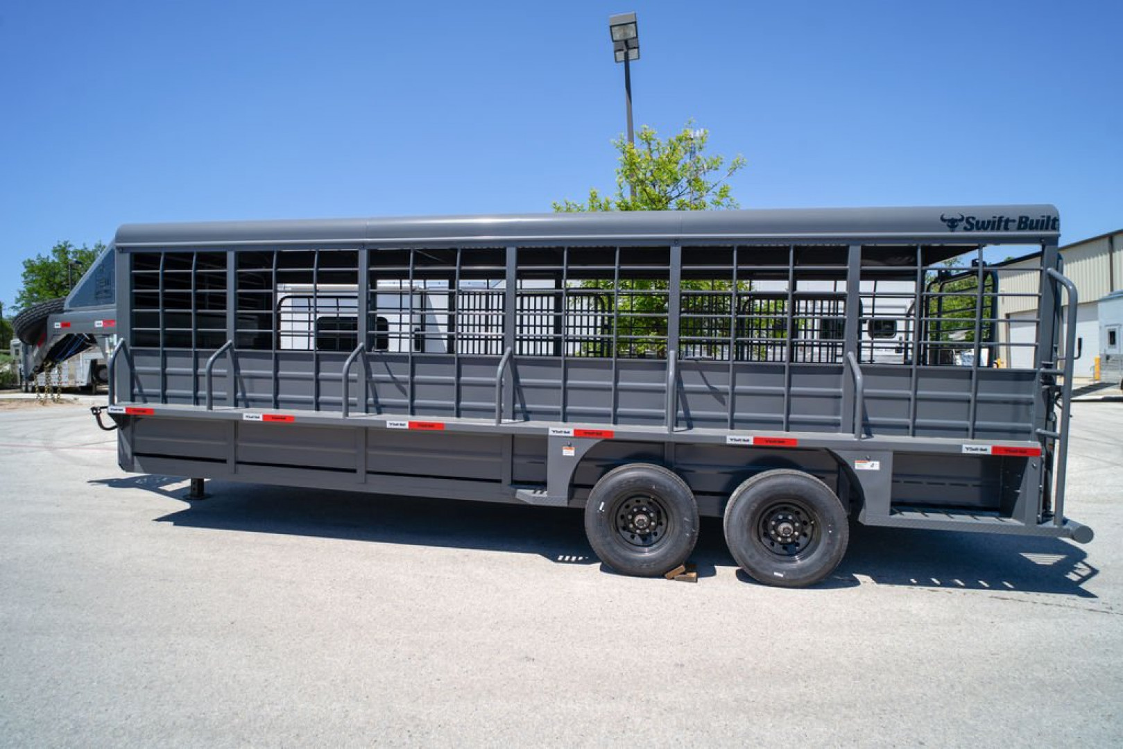 New 2025 Swift Built Trailers 24' '25 Cattle Stock / Stock Combo Trailer