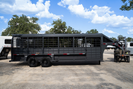 New 2025 Swift Built Trailers 24' '25 Cattle Stock / Stock Combo Trailer