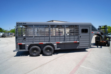 New 2025 Swift Built Trailers 20' with Tack '25 Stock / Stock Combo Trailer