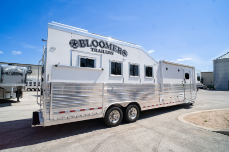 New 2025 Bloomer 4 Horse Gooseneck Rear Tack Outlaw Living Quarters '25 Horse Trailer