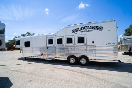 New 2025 Bloomer 4 Horse Gooseneck Rear Tack Outlaw Living Quarters '25 Horse Trailer