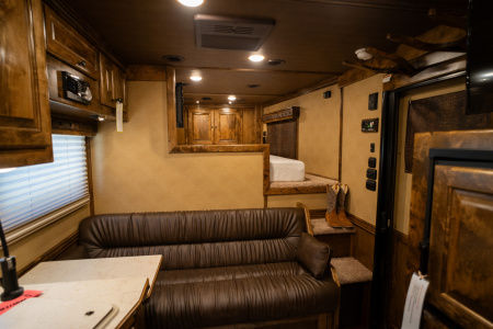 New 2025 Bloomer 4 Horse Gooseneck Rear Tack Outlaw Living Quarters '25 Horse Trailer