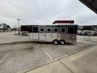 New 2025 Bloomer 4 Horse Trainer Slant Load '25 Horse Trailer