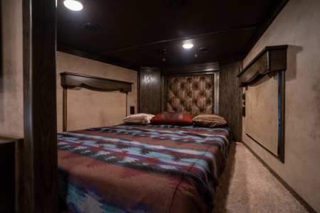 New 2025 Bloomer 3 Horse 15'10" Gooseneck Outlaw Living Quarters '25 Horse Trailer