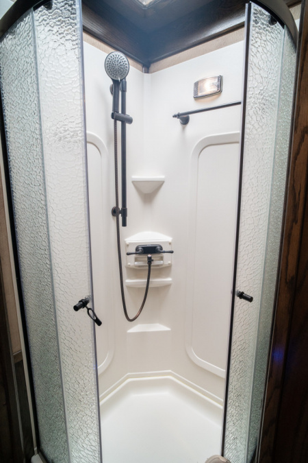 New 2025 Bloomer 3 Horse 15'10" Gooseneck Outlaw Living Quarters '25 Horse Trailer