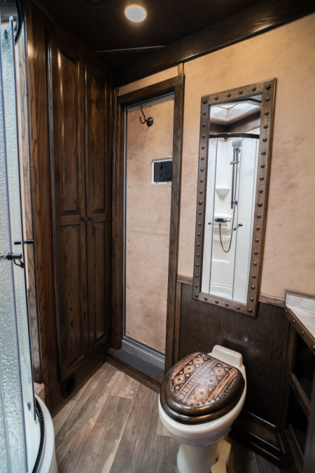 New 2025 Bloomer 3 Horse 15'10" Gooseneck Outlaw Living Quarters '25 Horse Trailer