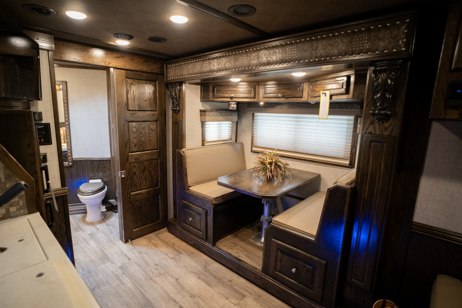 New 2025 Bloomer 4 Horse Gooseneck Outlaw Living Quarters '25 Horse Trailer