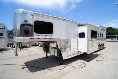 New 2025 Bloomer 4 Horse Gooseneck Outlaw Living Quarters '25 Horse Trailer