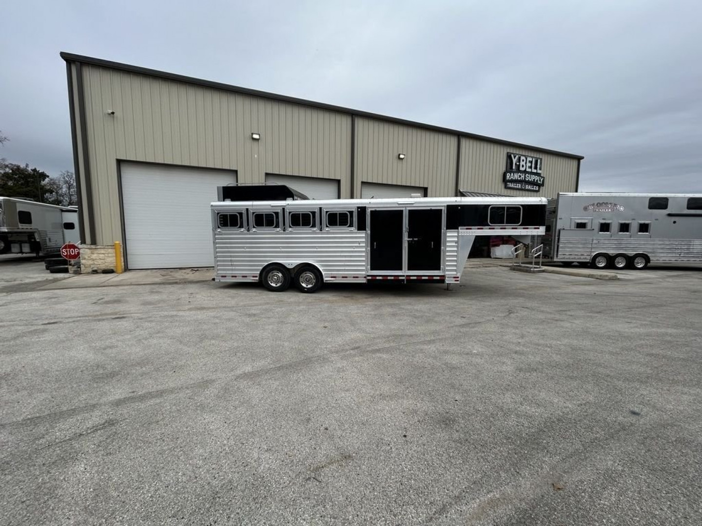 Used 2022 Elite Trailers 4 Horse Trainer with Side Tack '22 Horse Trailer