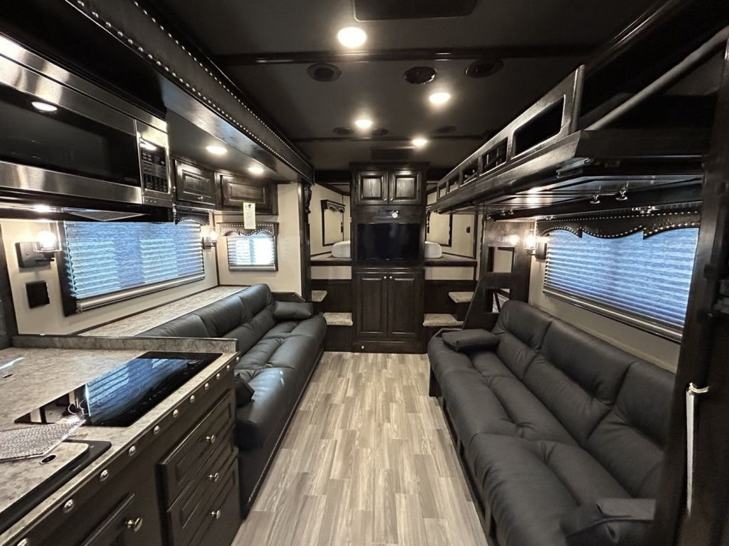 New 2025 Bloomer 4 Horse 16'3" Gooseneck Outlaw Living Quarters '25 Horse Trailer