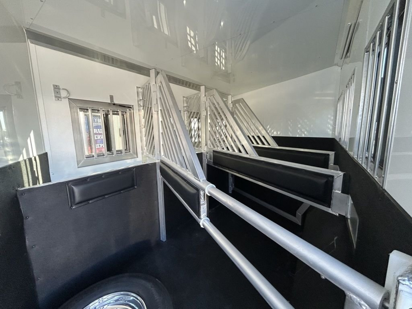 New 2025 Bloomer 4 Horse 16'3" Gooseneck Outlaw Living Quarters '25 Horse Trailer