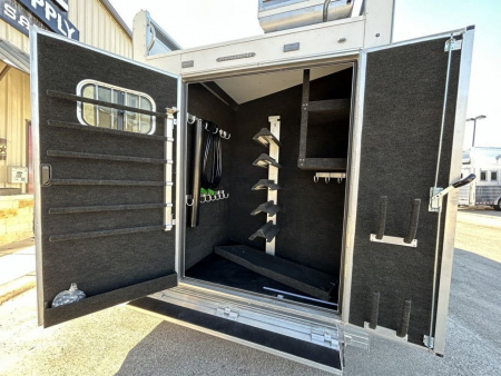 New 2025 Bloomer 4 Horse 16'3" Gooseneck Outlaw Living Quarters '25 Horse Trailer
