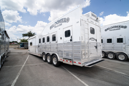 New 2025 Bloomer 4 Horse 16'3" Gooseneck Outlaw Living Quarters '25 Horse Trailer