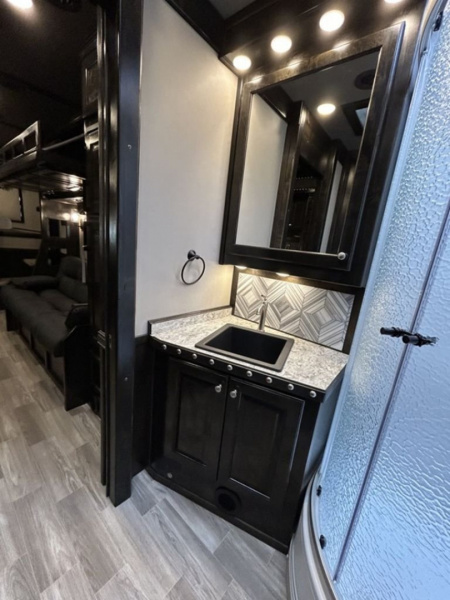 New 2025 Bloomer 4 Horse 16'3" Gooseneck Outlaw Living Quarters '25 Horse Trailer