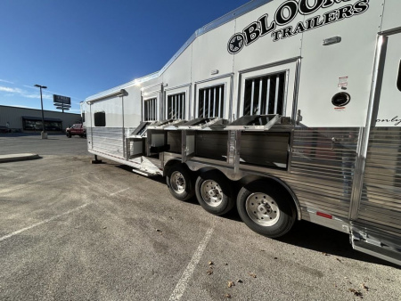 New 2025 Bloomer 4 Horse 16'3" Gooseneck Outlaw Living Quarters '25 Horse Trailer