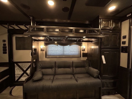 New 2025 Bloomer 4 Horse 16'3" Gooseneck Outlaw Living Quarters '25 Horse Trailer