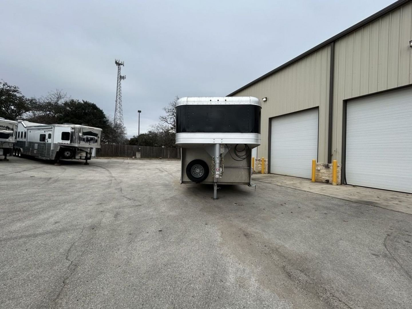 Used 2022 Elite Trailers 4 Horse Trainer with Side Tack '22 Horse Trailer