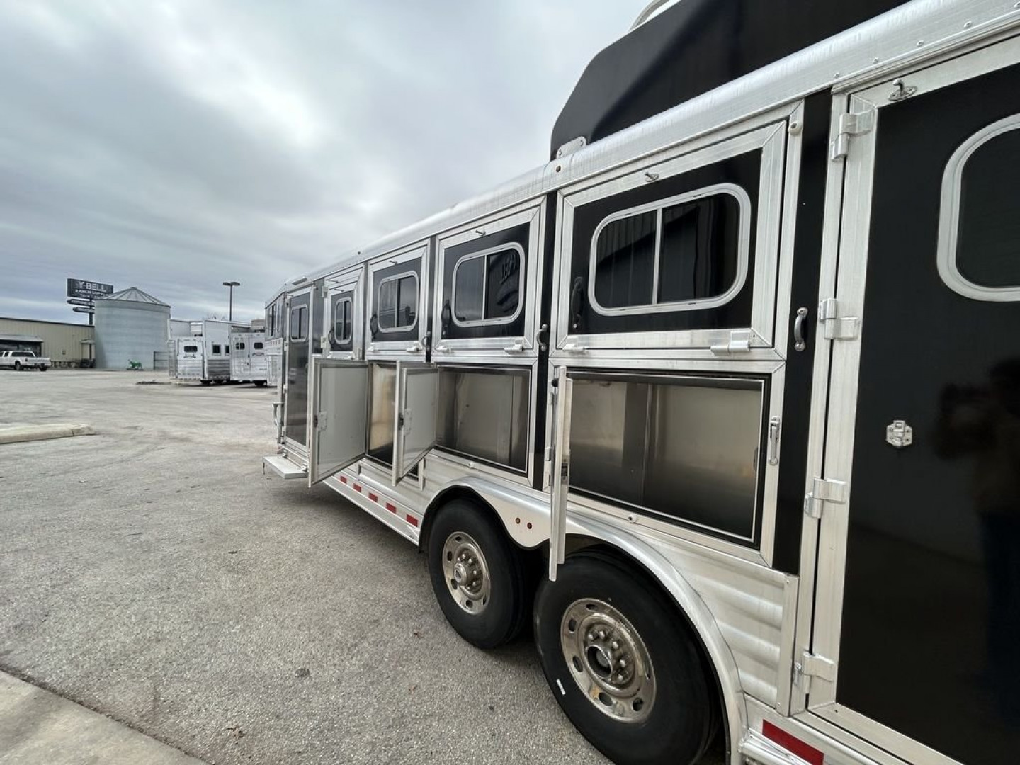 Used 2022 Elite Trailers 4 Horse Trainer with Side Tack '22 Horse Trailer