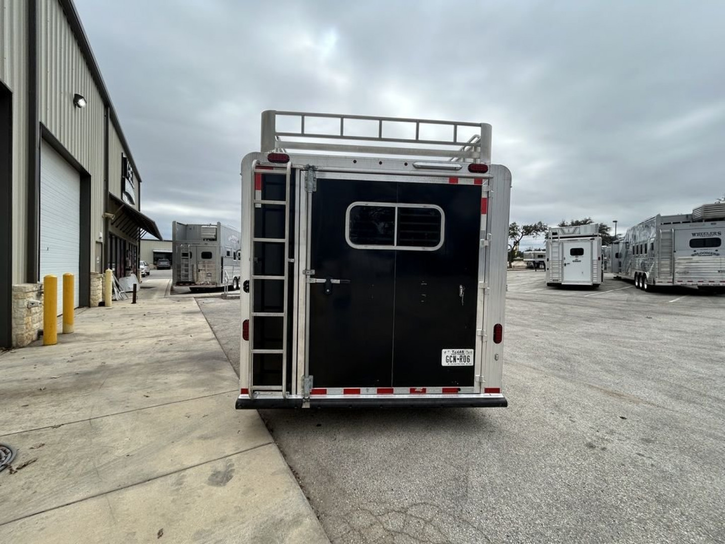 Used 2022 Elite Trailers 4 Horse Trainer with Side Tack '22 Horse Trailer