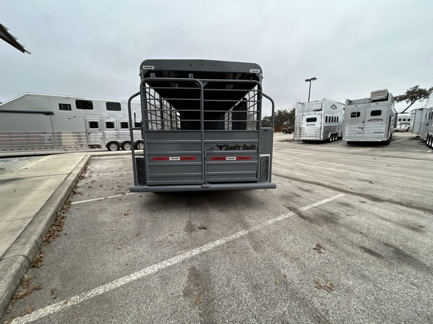 New 2025 Swift Built Trailers 20' with Tack '25 Stock / Stock Combo Trailer