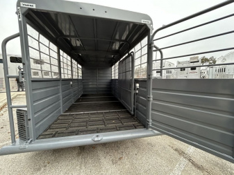 New 2025 Swift Built Trailers 20' with Tack '25 Stock / Stock Combo Trailer
